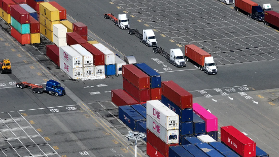 股海策略 特朗普关税政策让小企业苦不堪言：＂我很愤怒，自己的政府竟这样对我＂